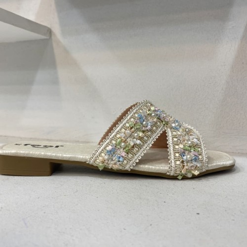 Ladies Flat Sandal Off-white