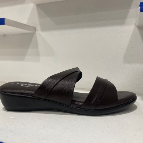 Ladies sandal coffee