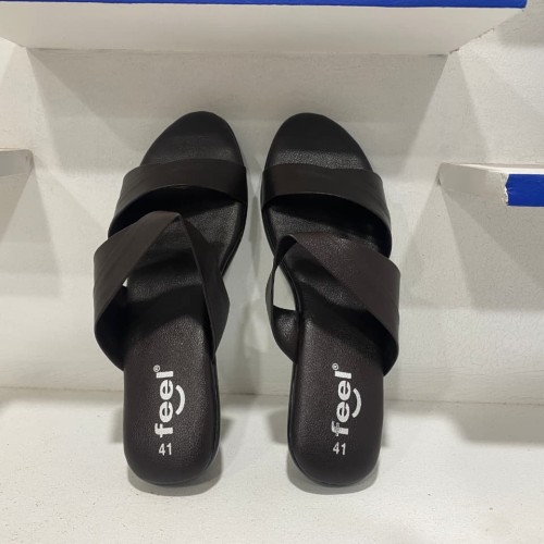 Ladies sandal coffee